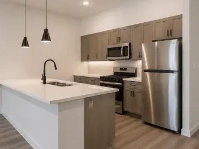 1 BR, 1 BA Apartment 1120 West 7th Street, Bonham, TX 75418