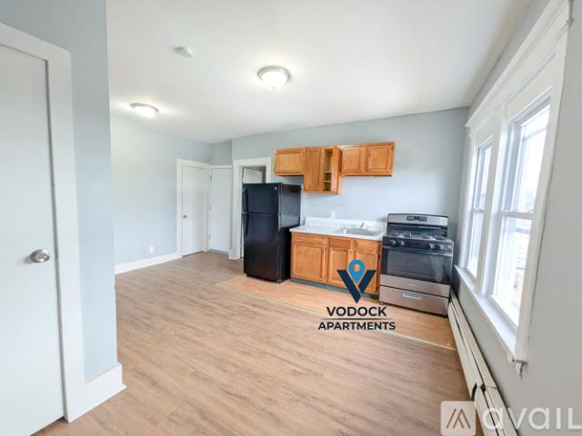 1 BR, 1 BA Apartment 1123 Main St, Unit 9, East Hartford, CT 06108