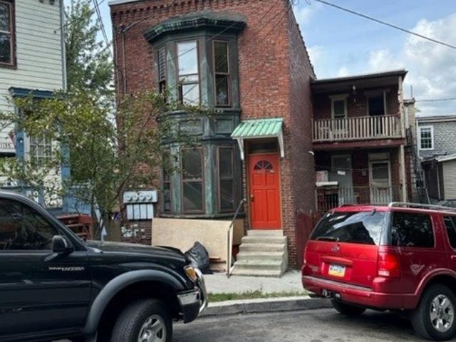 1 BR, 1 BA Apartment 1133 Derry St 1st Floor, Harrisburg, PA 17104
