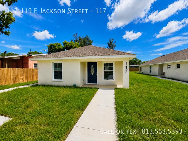 2 BR, 1 BA Apartment 117 119 E Jackson Street, Avon Park, FL 33825