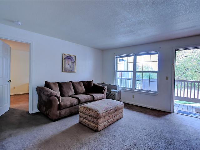 1 BR, 1 BA Apartment 11540 Holiday Drive Unit 40 3203, Kansas City, MO 64134