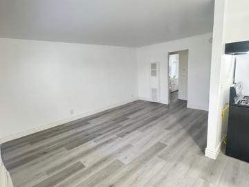 1 BR, 1 BA Apartment 1160 East Alosta Avenue, Unit 32, Azusa, CA 91702
