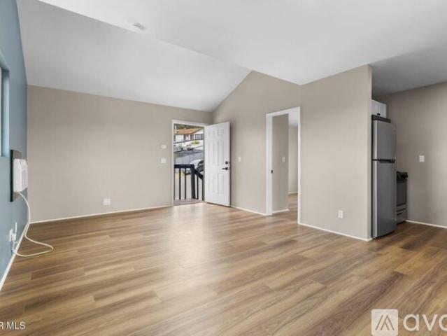 1 BR, 1 BA Apartment 1165 Mc Knight Road, Unit B, Thousand Oaks, CA 91320