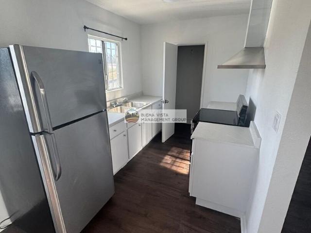 1 BR, 1 BA Apartment 11710 S Budlong Ave, Los Angeles, CA 90044