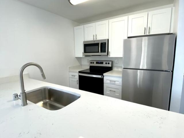 1 BR, 1 BA Apartment 11740 Greenwood Avenue North #109 Unit 103, Seattle, WA 98133