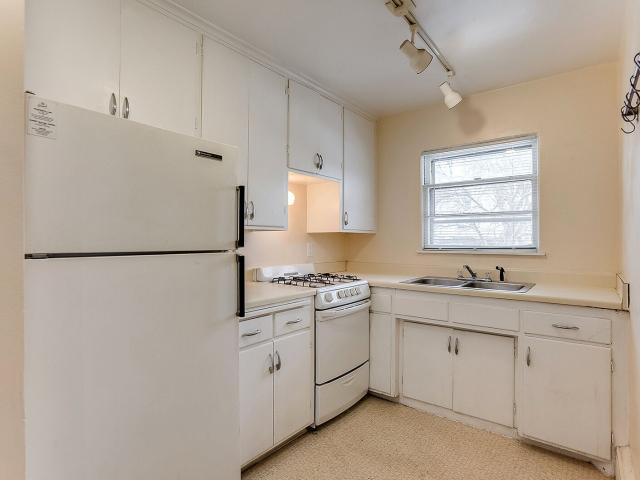 2 BR, 1 BA Apartment 123 W 26th St Unit 18, Minneapolis, MN 55404