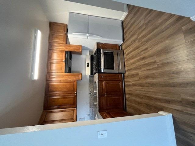 1 BR, 1 BA Apartment 123 N. Mariposa Ave. Unit 16, Los Angeles, CA 90004