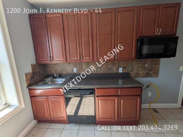 1 BR, 1 BA Apartment 1200 John F. Kennedy Blvd, Bayonne, NJ 07002