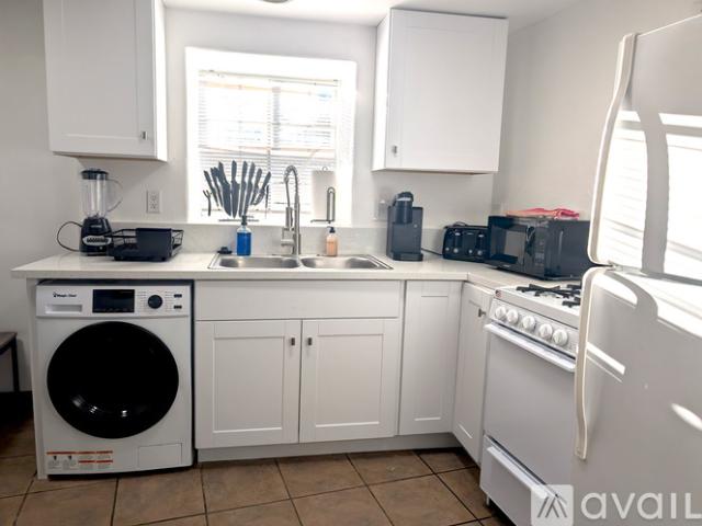 1 BR, 1 BA Apartment 1207 Barelas Rd SW, Unit B, Albuquerque, NM 87102