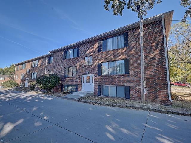 1 BR, 1 BA Apartment 1215 Oakland Rd NE, Cedar Rapids, IA 52402