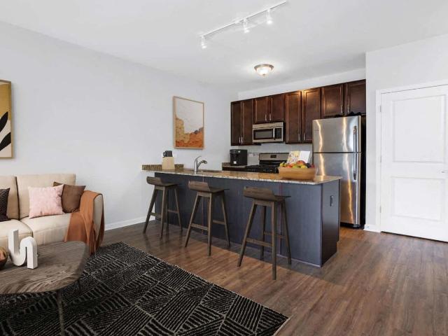 1 BR, 1 BA Apartment 121 North Cross Street Unit 344, Wheaton, IL 60187