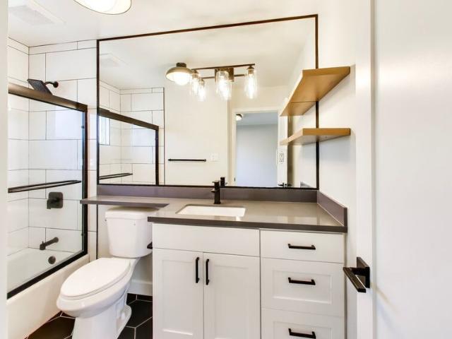 1 BR, 1 BA Apartment 1249 Oak Grove Avenue, Burlingame, CA 94010