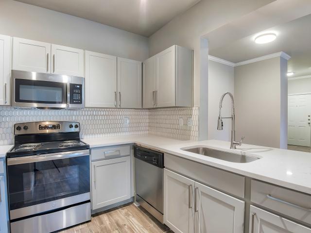 1 BR, 1 BA Apartment 12655 Crossroads Park Drive Unit 1215, Houston, TX 77065