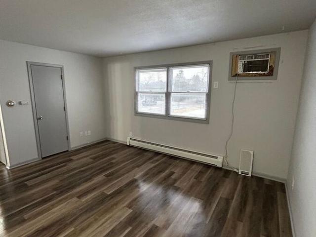 1 BR, 1 BA Apartment 126 E 5th St S, Newton, IA 50208