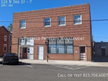 1 BR, 1 BA Apartment 126 N 3rd St, Oregon, IL 61061