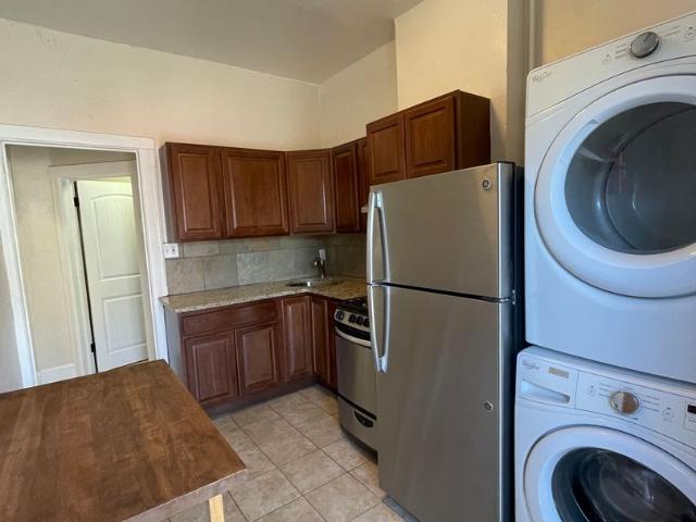 1 BR, 1 BA Apartment 126 S Broadway, Denver, CO 80209