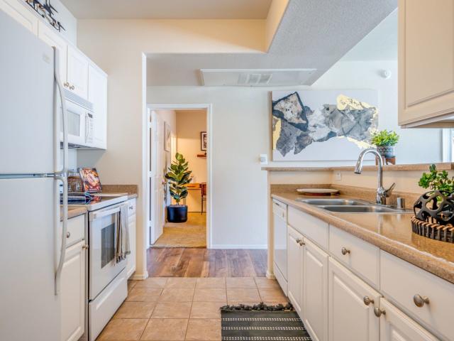 1 BR, 1 BA Apartment 12740 W Indian School Rd Unit A202, Avondale, AZ 85392