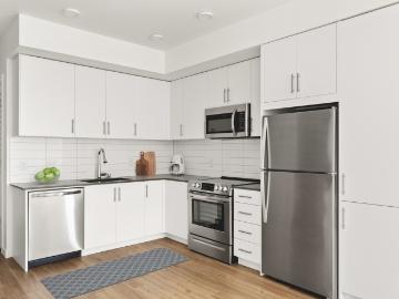 1 BR, 1 BA Apartment 128 127th Street SE Unit F 204, Everett, WA 98208