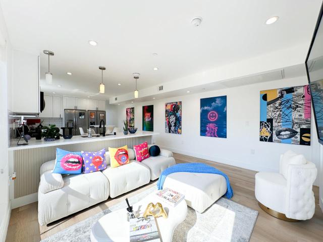 1 BR, 1 BA Apartment 1338 West 35th Place Unit 1340 W 35th Pl Rm303 Private Bathroom, Los Angeles, CA 90007