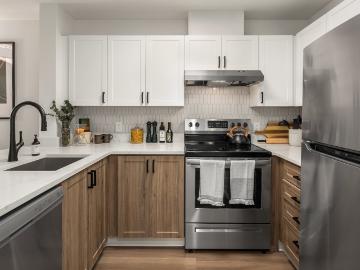 1 BR, 1 BA Apartment 13530 Linden Avenue North Unit 216, Seattle, WA 98133