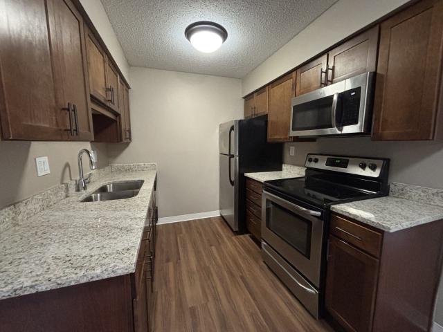 1 BR, 1 BA Apartment 135 Nathan Lane North Unit N233, Minneapolis, MN 55441