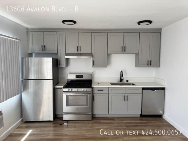 1 BR, 1 BA Apartment 13606 Avalon Blvd Los Angeles, CA 90061