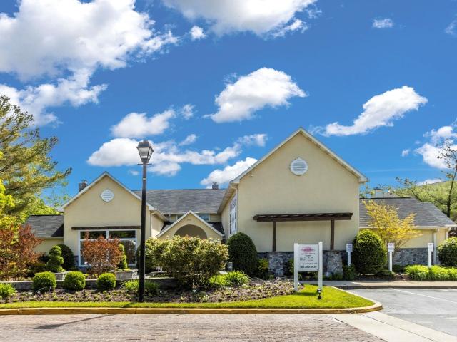 1 BR, 1 BA Apartment 13615 Colgate Way Unit 1722, Silver Spring, MD 20904