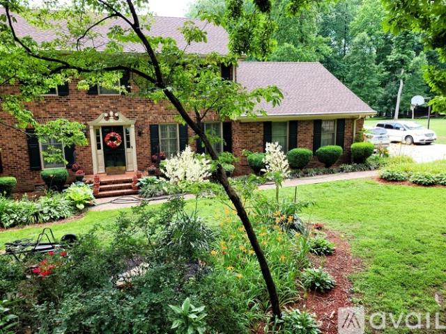 1 BR, 1 BA Apartment 1 Bdrm 1 Bath On Burning Bush Drive, Pleasant Garden, NC 27313