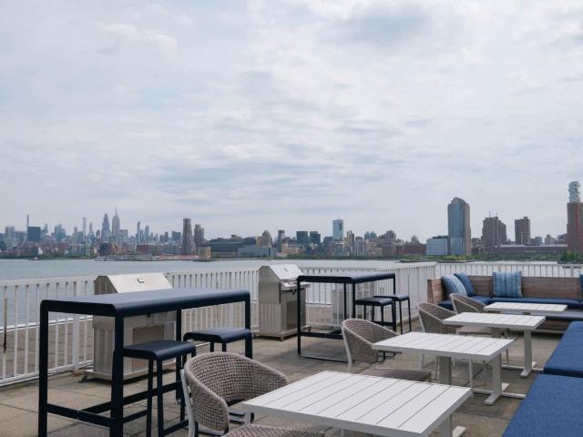 1 BR, 1 BA Apartment 1 Harborside Place Unit 1 337, Jersey City, NJ 07311