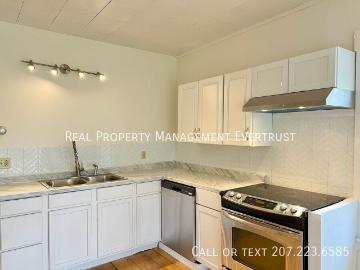 1 BR, 1 BA Apartment 1 Summer Street, Freeport, ME 04032