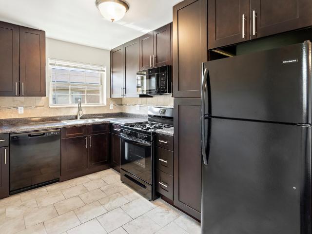 1 BR, 1 BA Apartment 1 Pikeview Lane Unit 056, Woodbridge, NJ 07095