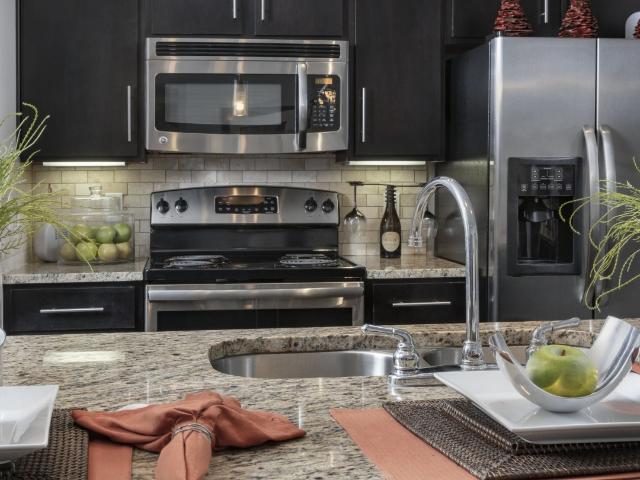 1 BR, 1 BA Apartment 2400 Business Center Drive Unit 04 0421, Pearland, TX 77584