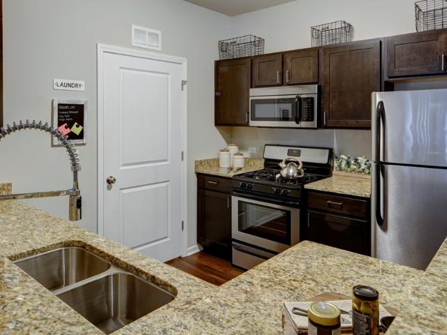 1 BR, 1 BA Apartment 2400 Millbrook Drive Unit 07 207, Algonquin, IL 60102