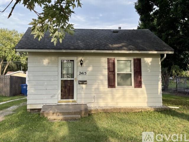 1 BR, 1 BA Apartment 2415 36th St, Des Moines, IA 50310
