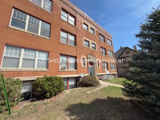 1 BR, 1 BA Apartment 2419 Cottage Grove Ave Unit, Des Moines, IA 50311