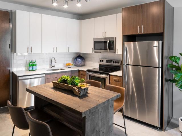 1 BR, 1 BA Apartment 2424 Tulane Avenue Unit 710, New Orleans, LA 70119