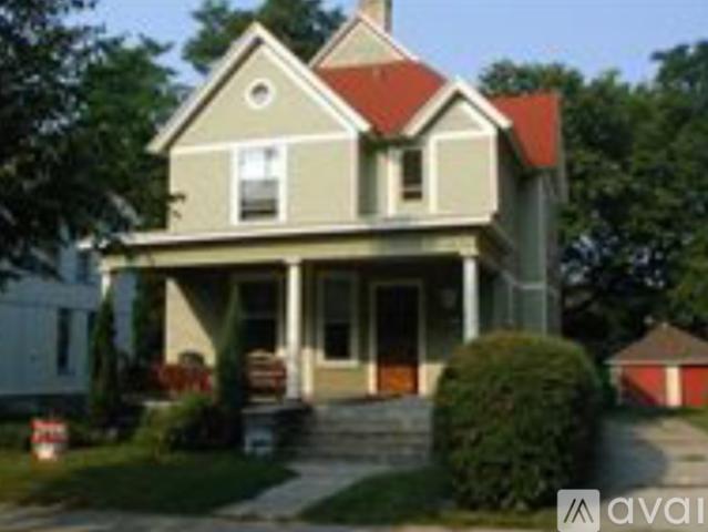 1 BR, 1 BA Apartment 247 Charles Ave SE, Unit 3, Grand Rapids, MI 49503