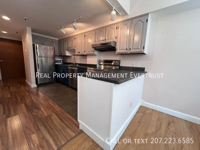 1 BR, 1 BA Apartment 245 Broadway, South Portland, ME 04106