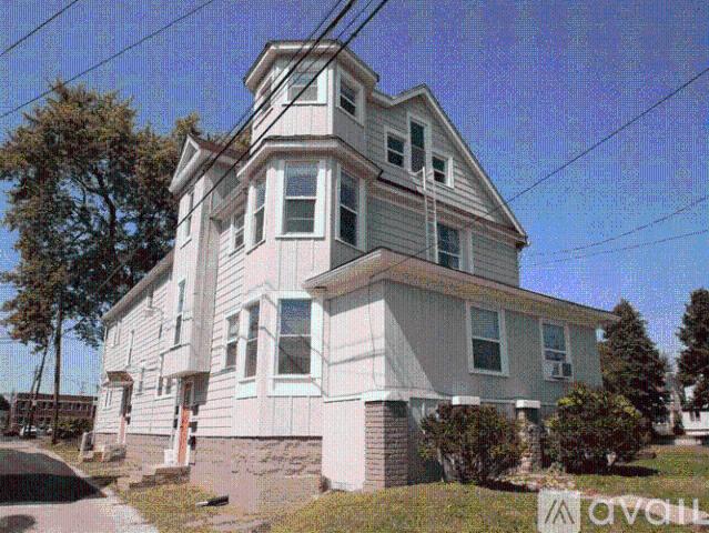 1 BR, 1 BA Apartment 246 5th St NW, Unit 7, Barberton, OH 44203