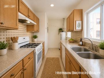 1 BR, 1 BA Apartment 2533 1/2 Hillcrest Dr, Los Angeles, CA 90016
