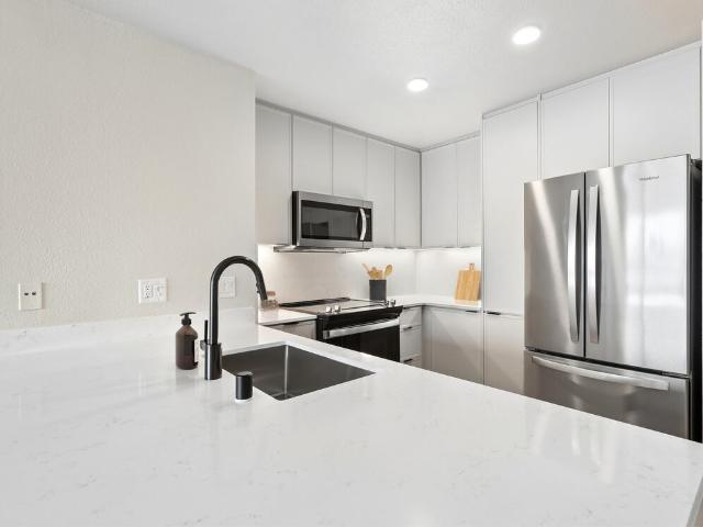 1 BR, 1 BA Apartment 255 King Street Unit 00M 416, San Francisco, CA 94107