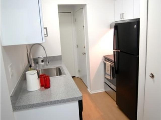 1 BR, 1 BA Apartment 2580 Oxford Road Unit A04, Berkley, MI 48072