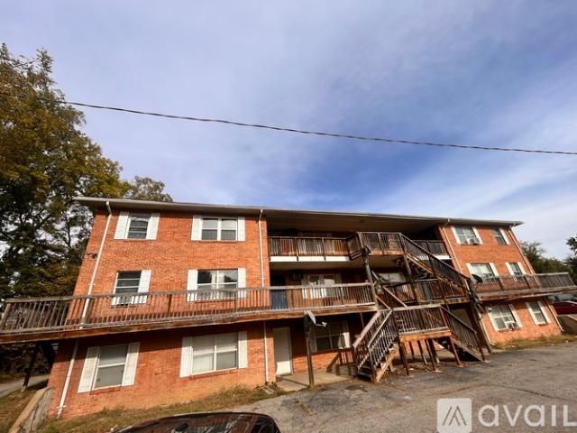 1 BR, 1 BA Apartment 25 S 76th St, Unit 10, Belleville, IL 62223