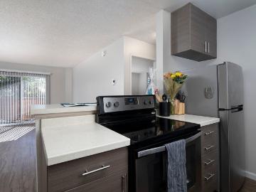1 BR, 1 BA Apartment 2600 Kremeyer Circle Unit 27 07, Carlsbad, CA 92008