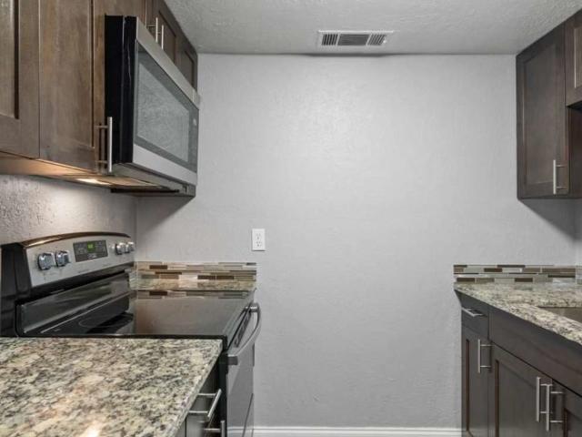 1 BR, 1 BA Apartment 2616 Mission Road Unit 015, Tallahassee, FL 32304