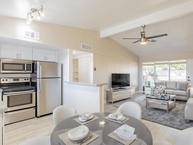 1 BR, 1 BA Apartment 2620 N 40th St Unit 04, Phoenix, AZ 85008