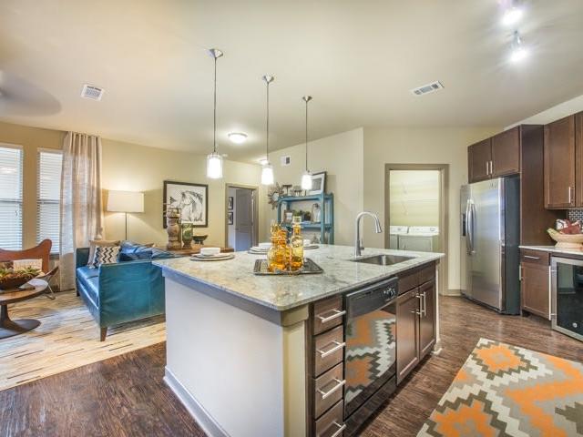 1 BR, 1 BA Apartment 2726 Mercedes Avenue Unit 2101, Fort Worth, TX 76107