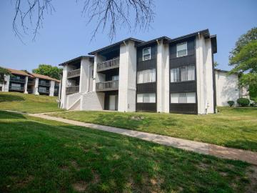 1 BR, 1 BA Apartment 2745 Rottingdean Drive Unit 1, Saint Louis, MO 63136