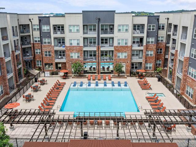 1 BR, 1 BA Apartment 281 Cumberland Bend Unit 304, Nashville, TN 37228