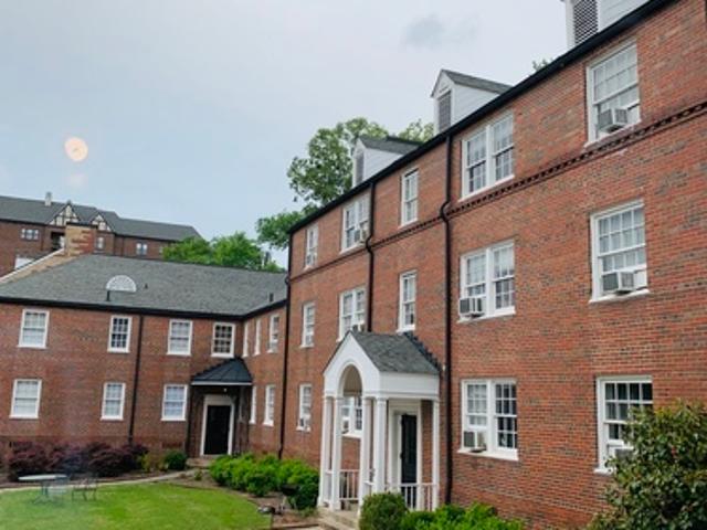 1 BR, 1 BA Apartment 2846 Thornhill Rd, Unit 52D, Mountain Brook, AL 35213